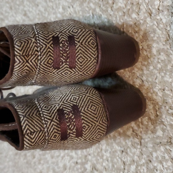 TOMS Brown Wedge Lace Up Bootie - Picture 5 of 8